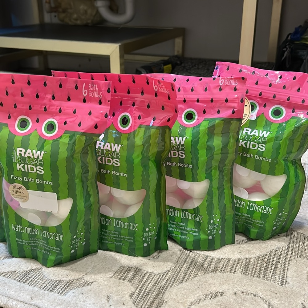 NWT (4) Bags Bundle of Raw Sugar Kid Bath Fiz 6ct Wtrmln&lmnde - 1.5 OZ